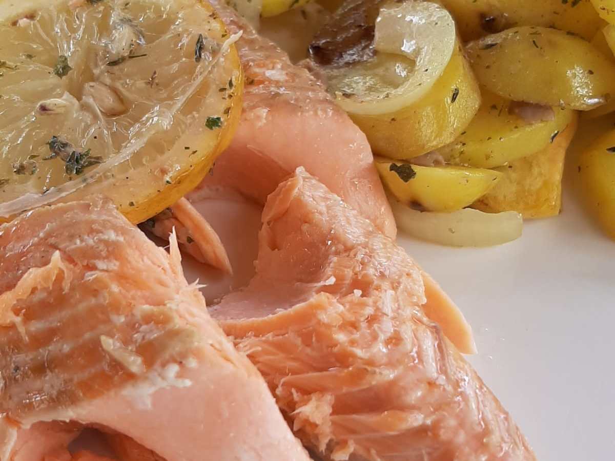 Gegrillte Forelle mit&nbsp;Ofenkartoffeln