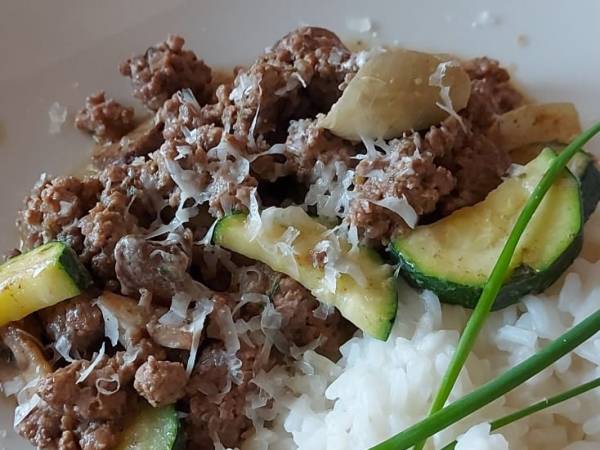 Zucchini-Hackfleisch-Pfanne